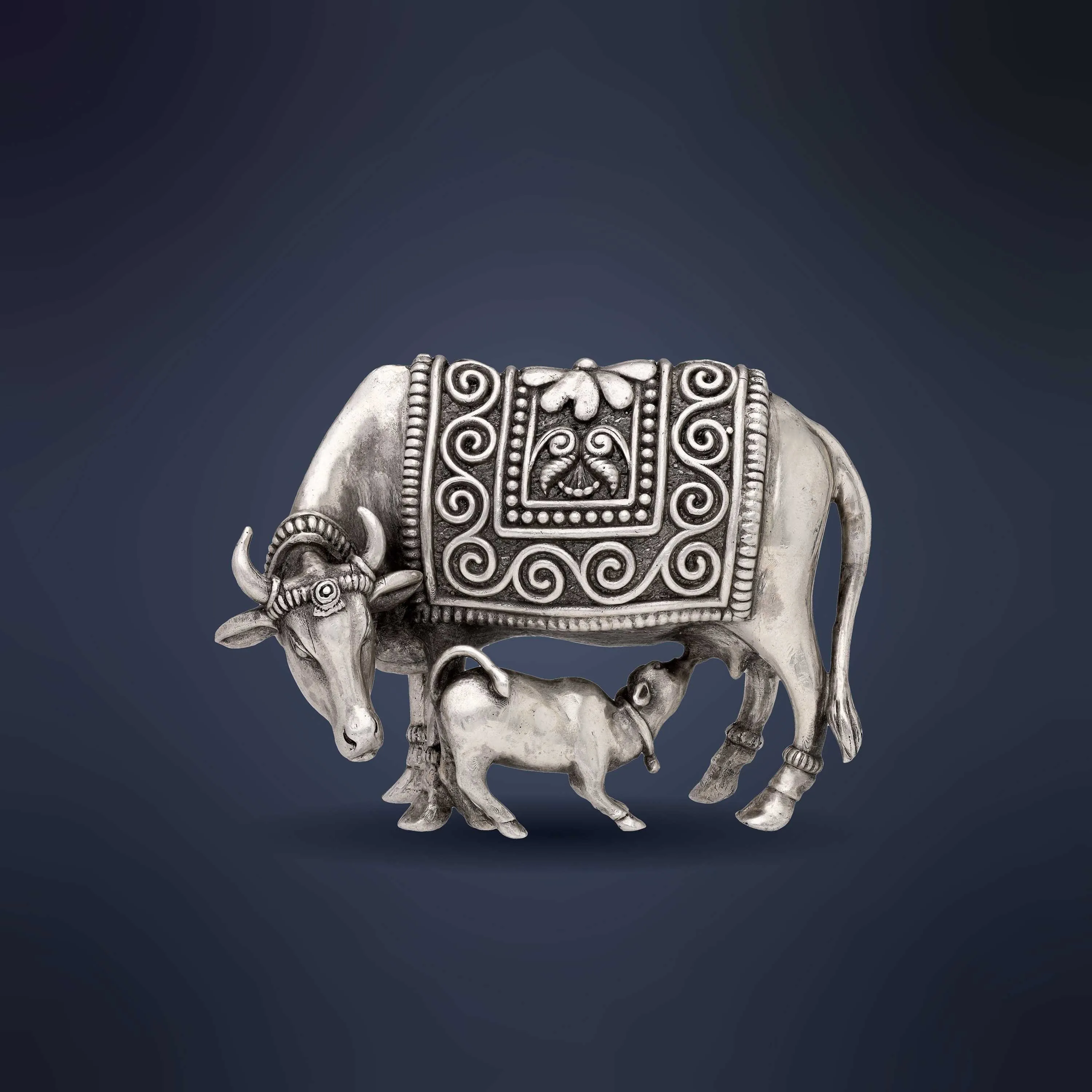 Classic Antique Finished And Detailed Silver Cow And Calf Idol