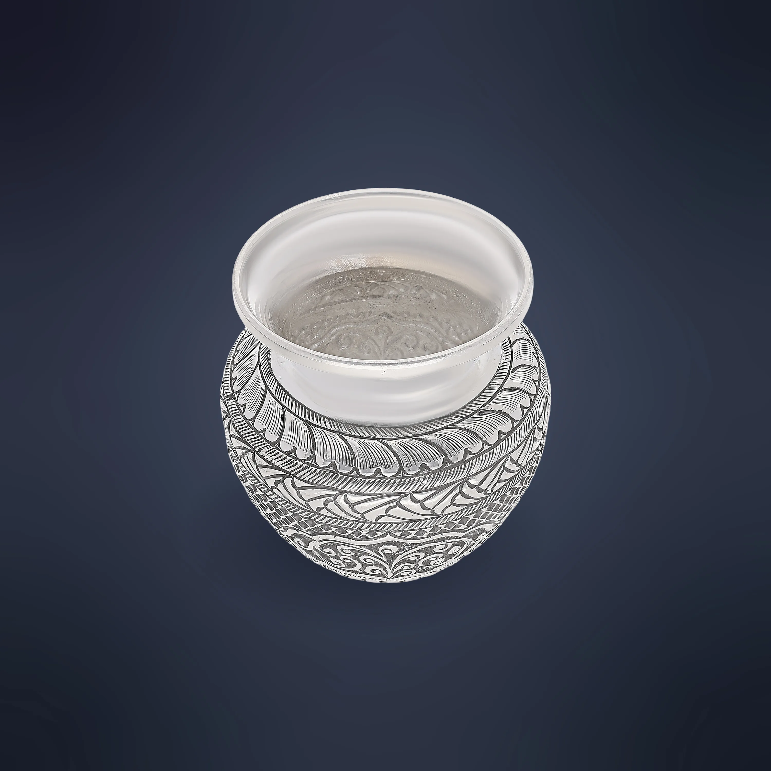 Chombu Antique Finished And Detailed Silver Chombu