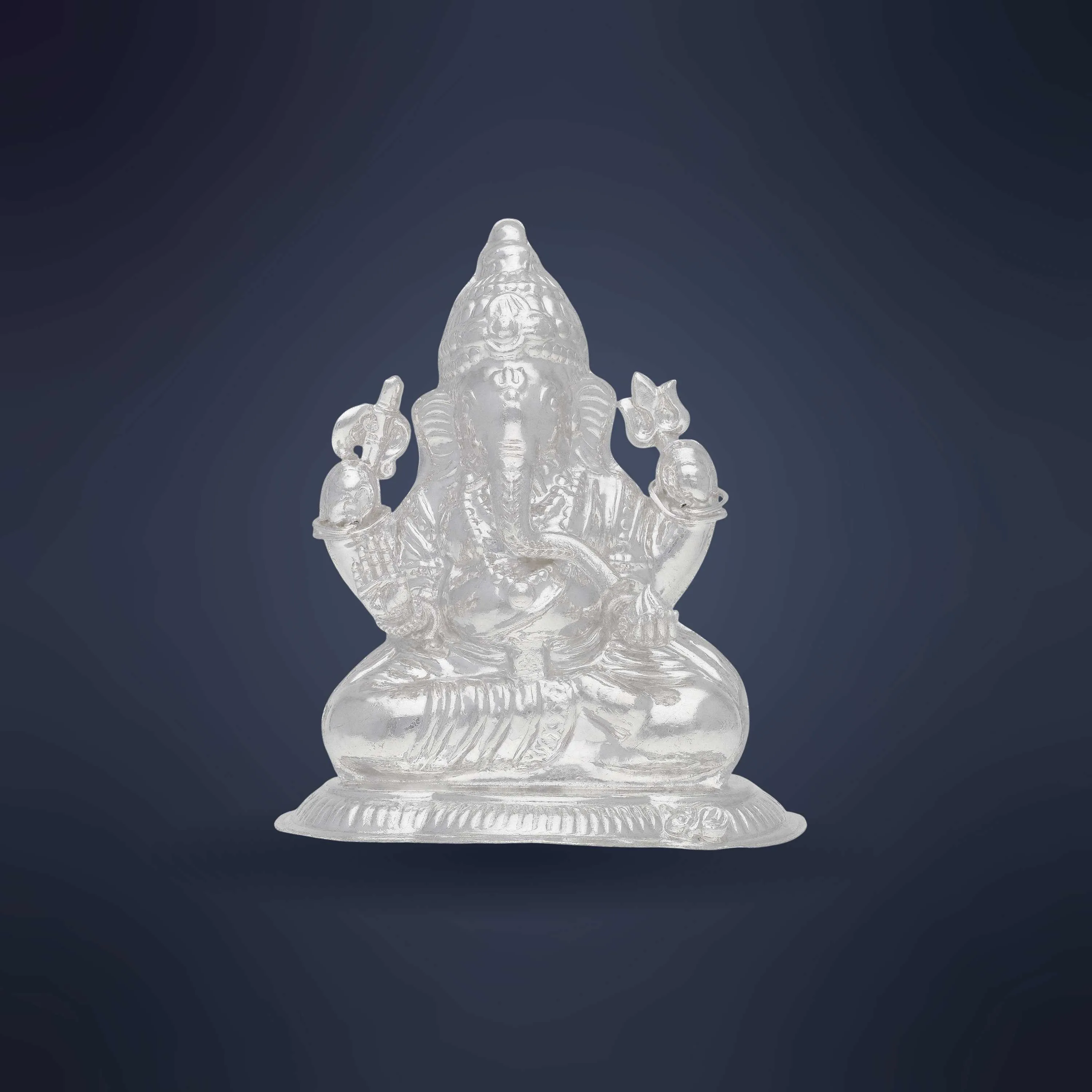 Classic Finely Detailed And Crafted Silver Ganesha Idol