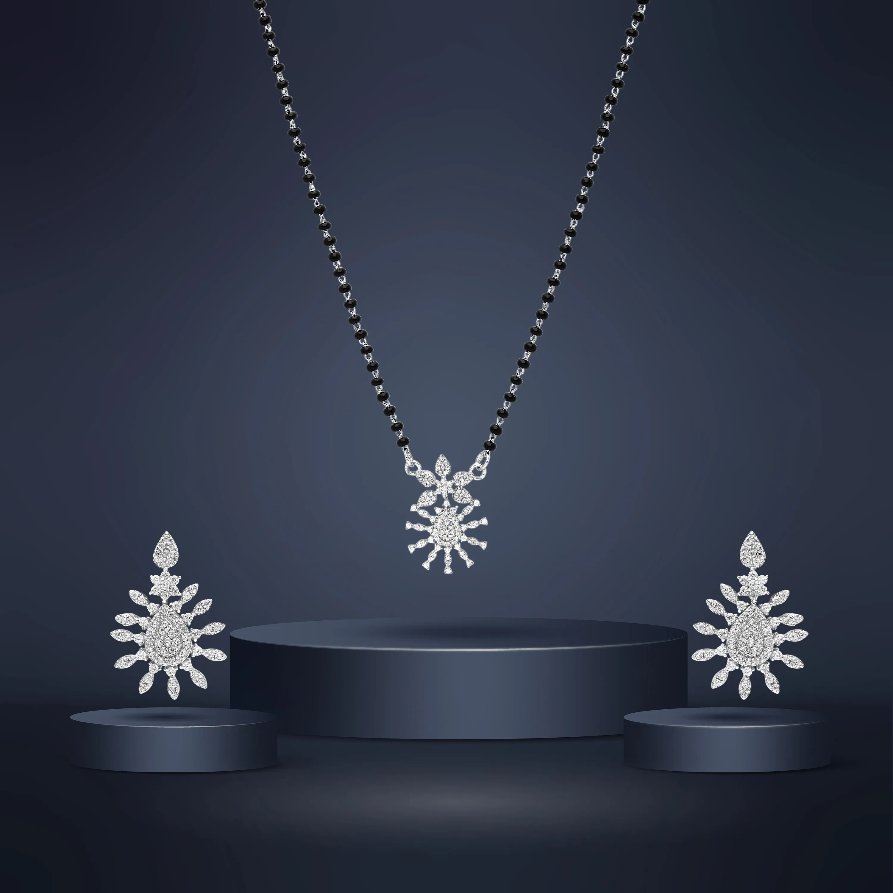 Finely Detailed And Crafted Silver Necklace Set