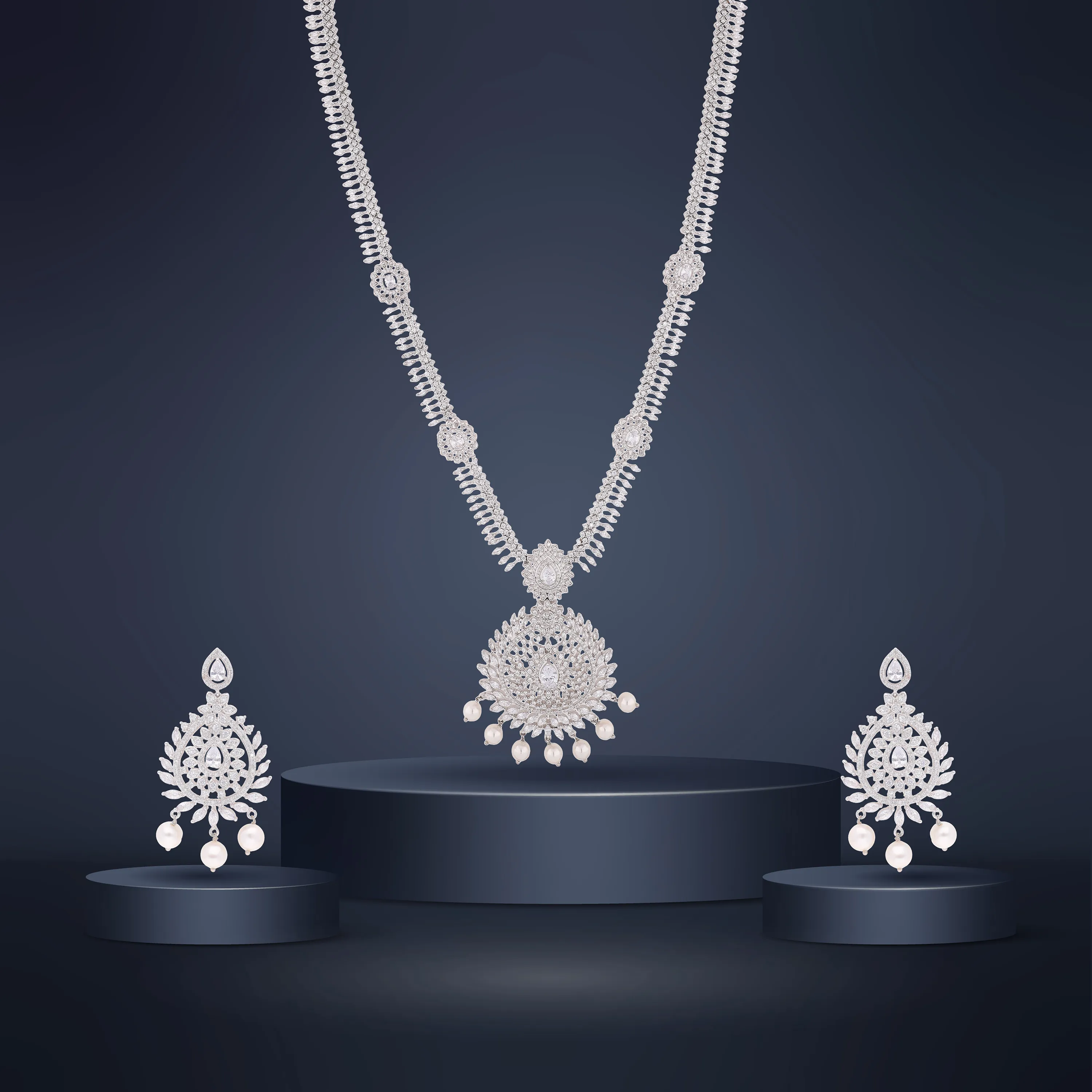 Finely Detailed And Crafted Silver Necklace Set