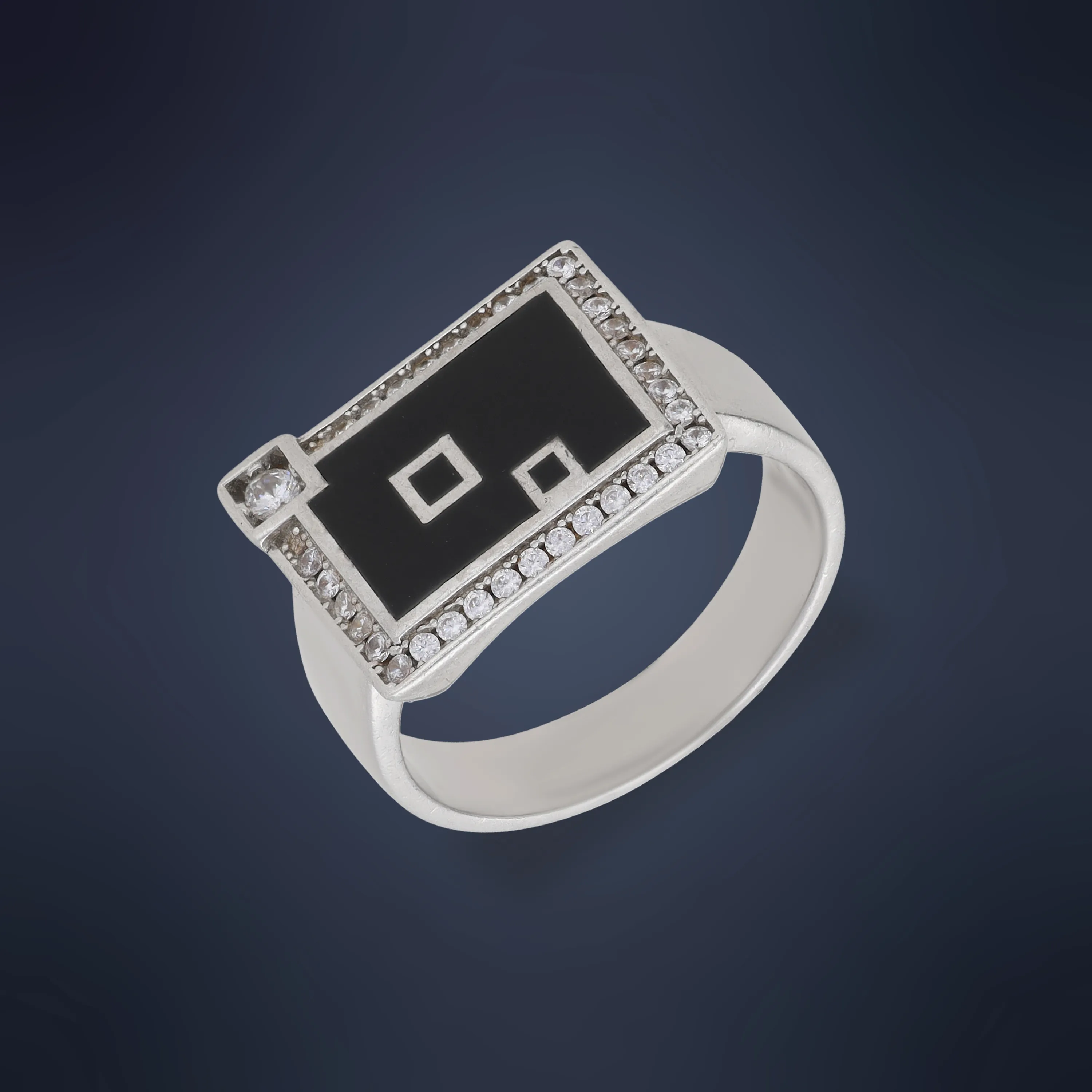 Finely Detailed And Crafted Silver Ring