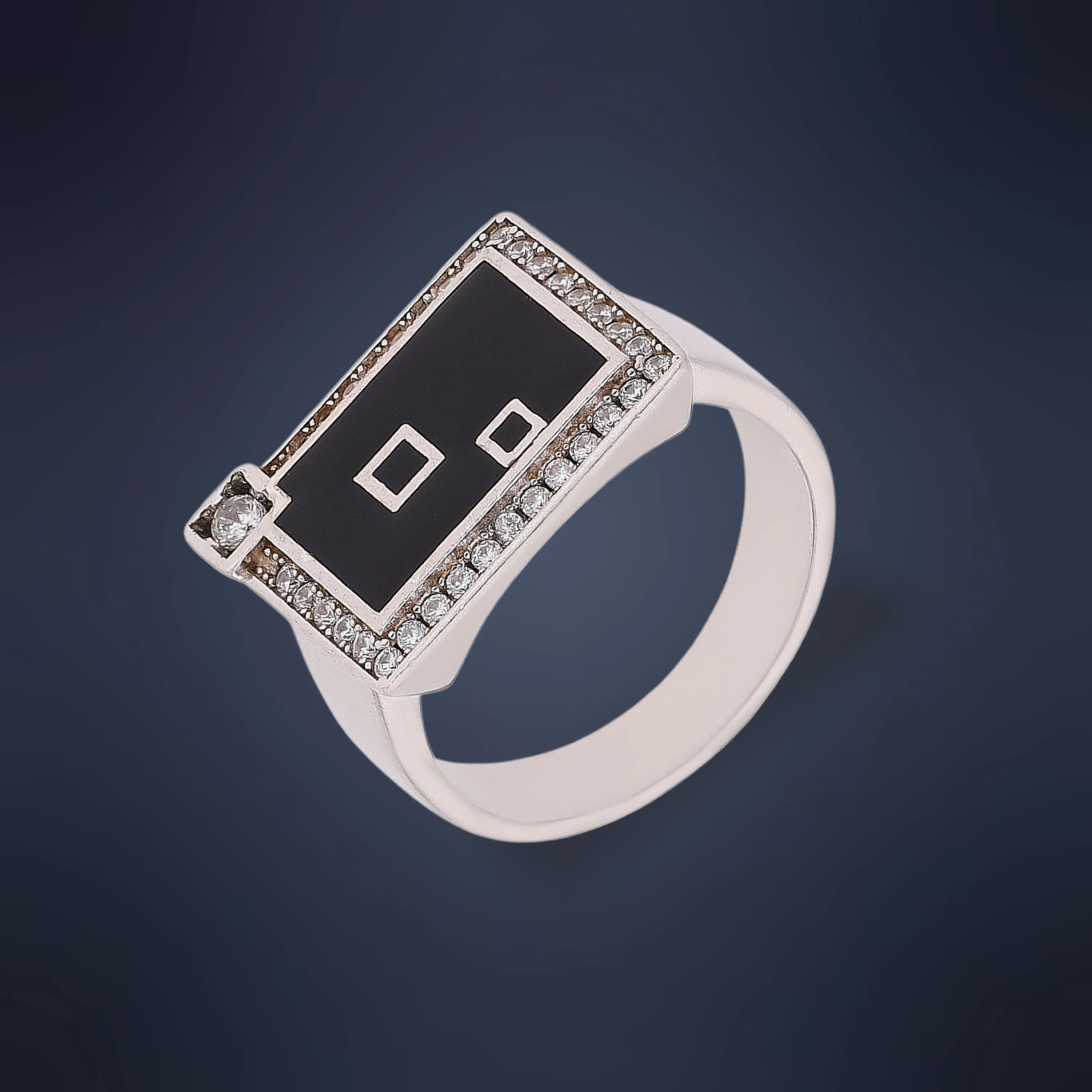 Finely Detailed And Crafted Silver Ring