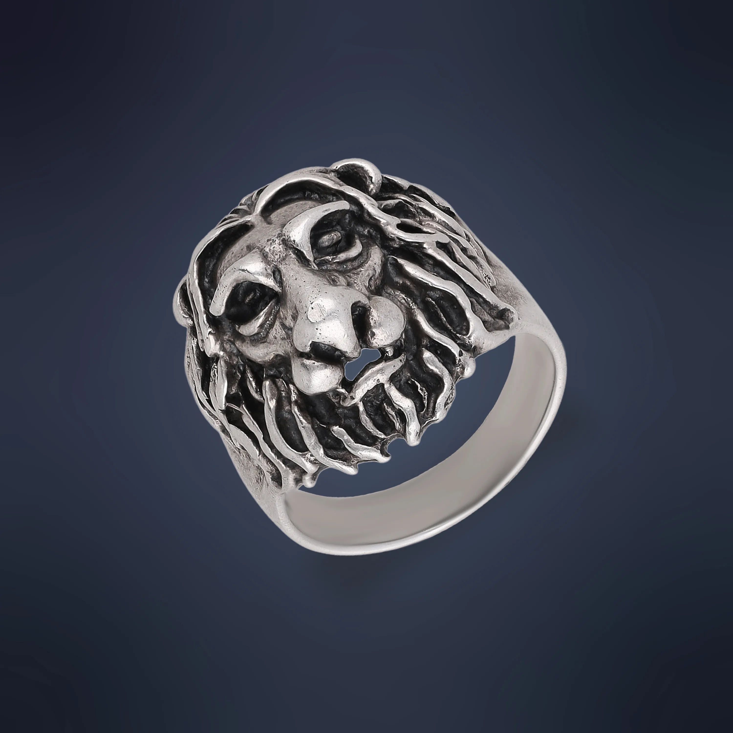 Finely Detailed And Crafted Silver Ring