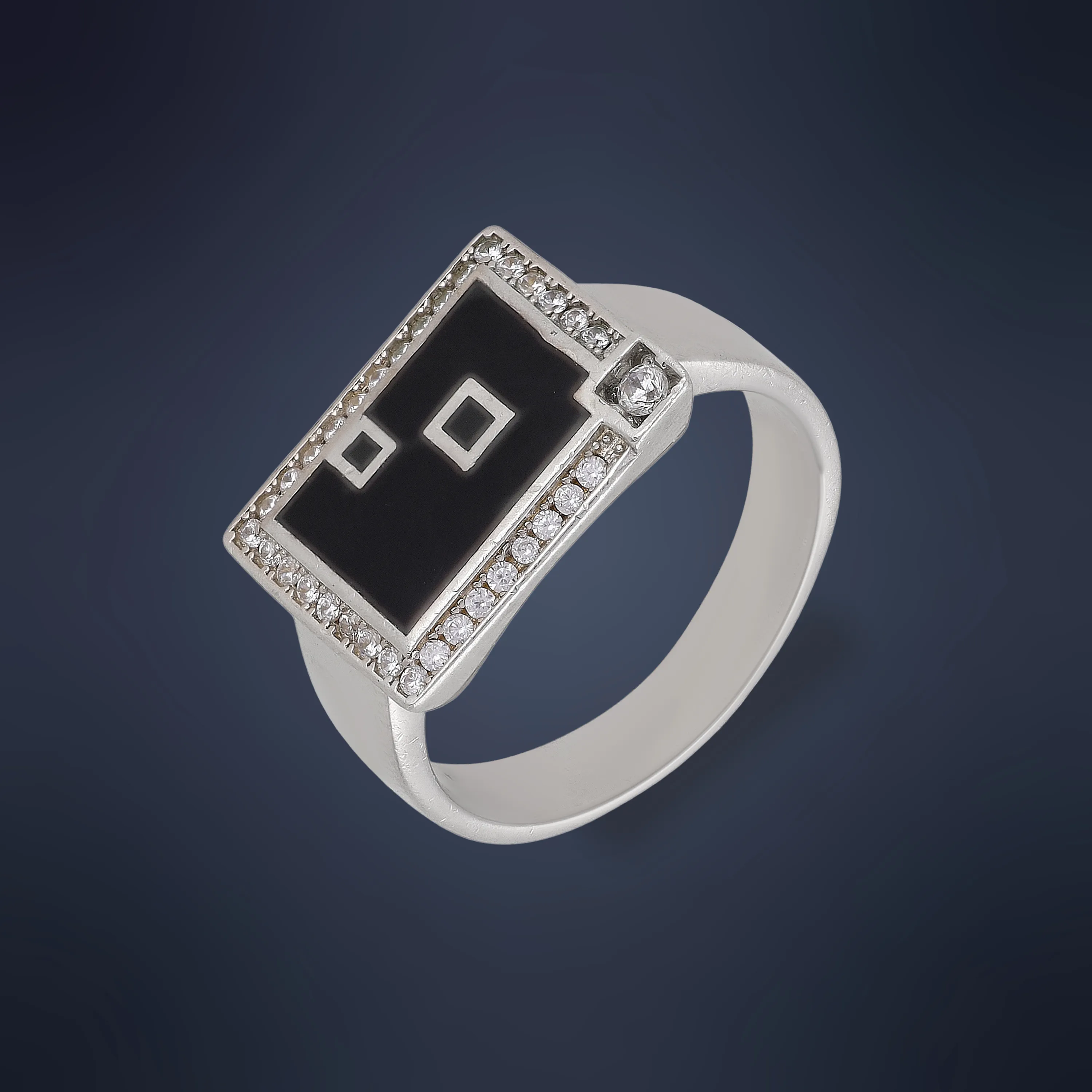 Finely Detailed And Crafted Silver Ring